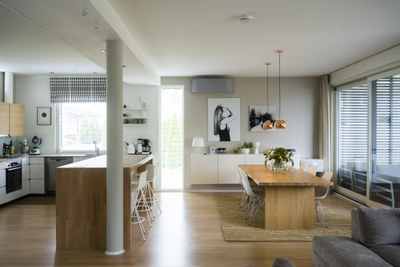 Toshiba_interior_Niina1.jpg