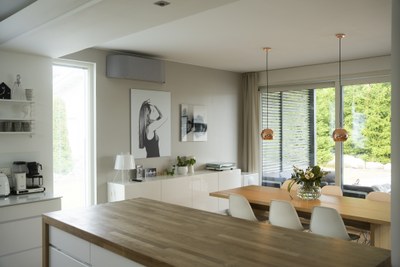 Toshiba_interior_Niina2.jpg